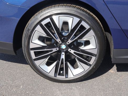 New 2026 BMW 530i w/ Premium Package RWD image 40