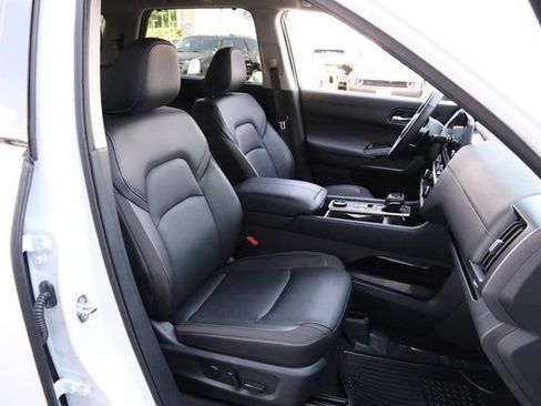 Certified 2025 Nissan Pathfinder SL w/ SL Premium Package AWD/4WD image 29