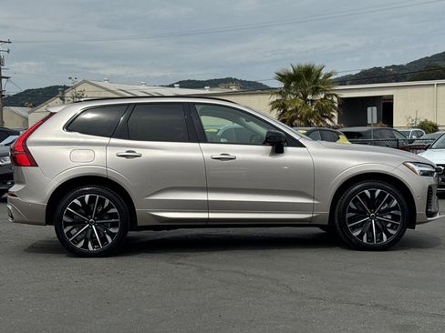 New 2026 Volvo XC60 T8 Ultra w/ Protection Package Premier AWD/4WD image 8