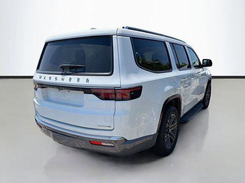 Used 2022 Jeep Wagoneer Series III AWD/4WD image 9
