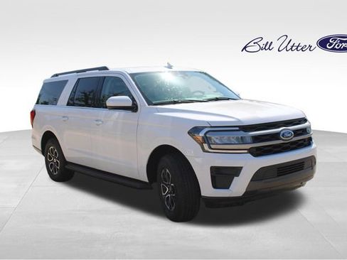 Used 2024 Ford Expedition Max XLT AWD/4WD image 3