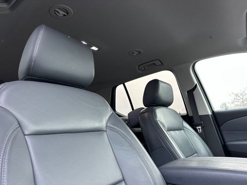 Used 2020 Chevrolet Traverse LT w/ LT Premium Package image 18