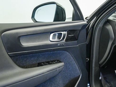 Certified 2021 Volvo XC40 P8 Recharge w/ Advanced Package AWD/4WD image 24