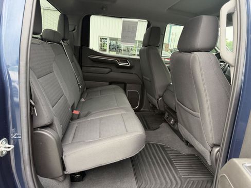 Used 2022 Chevrolet Silverado 1500 LT AWD/4WD image 22