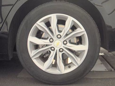 Used 2025 Chevrolet Malibu LT FWD image 18