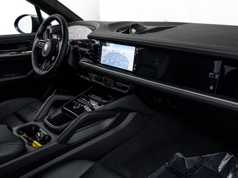 New 2026 Porsche Cayenne Turbo image 13