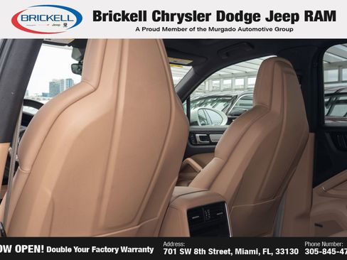 Used 2022 Porsche Cayenne Platinum Edition AWD/4WD image 12