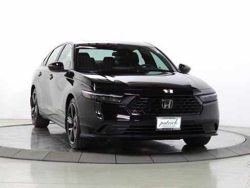 Used 2025 Honda Accord Sport image 1