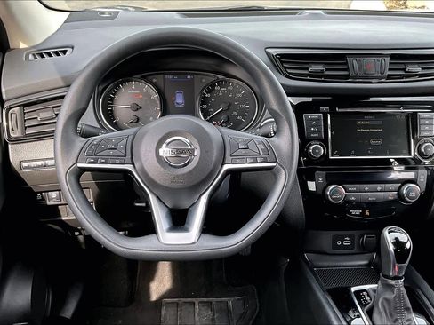 Used 2020 Nissan Rogue Sport SV image 6