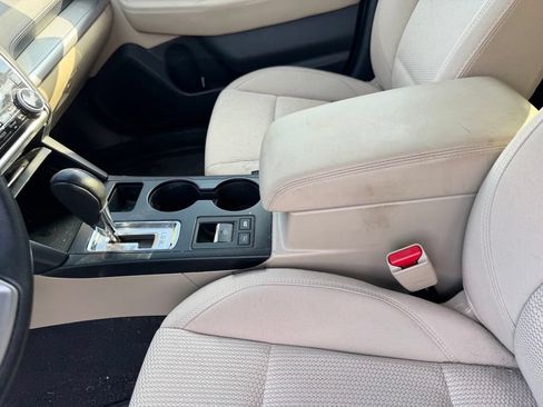 Used 2019 Subaru Outback 2.5i Premium AWD/4WD image 11