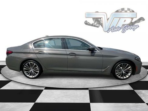 Used 2021 BMW 530i xDrive w/ Convenience Package AWD/4WD image 3