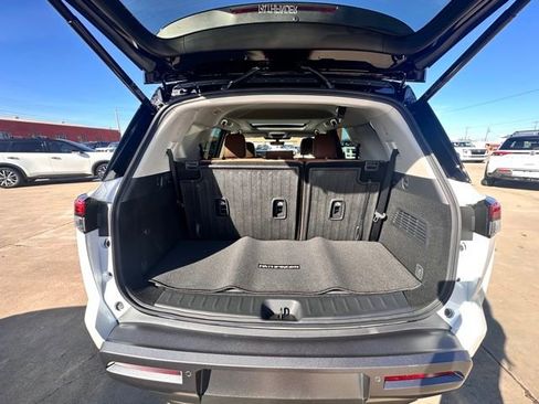 New 2026 Nissan Pathfinder Platinum w/ Cargo Package image 10