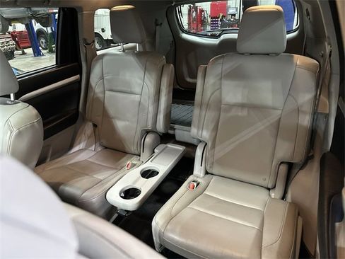 Used 2015 Toyota Highlander XLE image 29