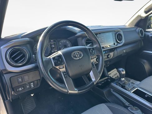 Used 2021 Toyota Tacoma TRD Off-Road w/ Technology Package image 11