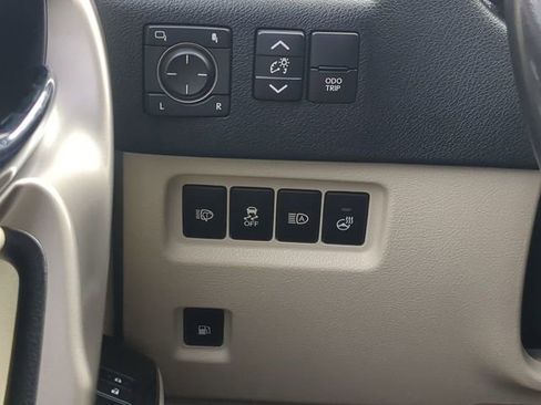 Used 2021 Lexus GX 460 Premium w/ Premium Package AWD/4WD image 26