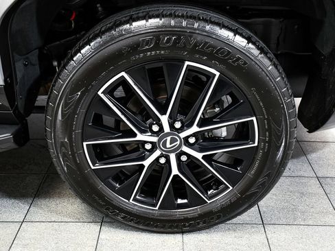 Used 2024 Lexus GX 550 w/ Accessory Package (Z1) AWD/4WD image 8