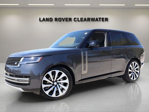 Used 2025 Land Rover Range Rover SE image 1