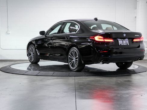 Certified 2023 BMW 530e w/ Convenience Package image 4