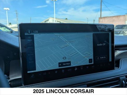 Used 2025 Lincoln Corsair Grand Touring w/ Equipment Group 302A AWD/4WD image 17