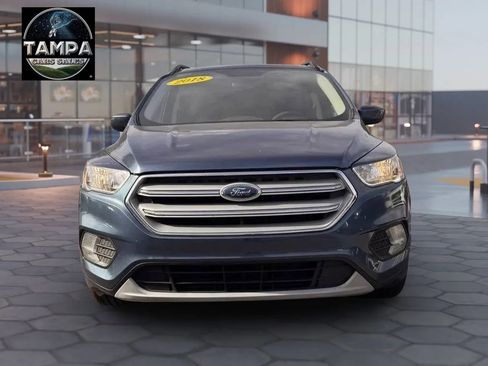 Used 2018 Ford Escape SE FWD image 2