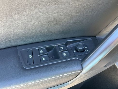 Certified 2022 Volkswagen Tiguan S image 12