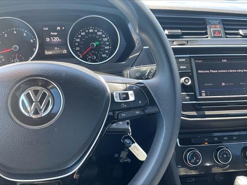 Used 2018 Volkswagen Tiguan S w/ 3rd Row Seat Package AWD/4WD image 16
