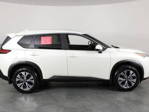 Certified 2022 Nissan Rogue SV w/ SV Premium Package FWD image 15