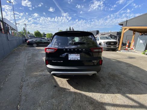 Used 2025 Ford Escape Platinum AWD/4WD image 5