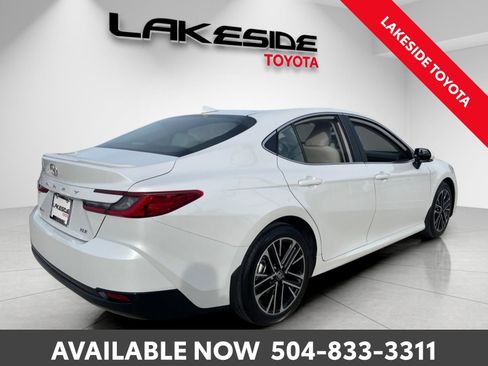 Used 2025 Toyota Camry XLE image 6