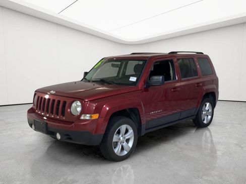 Used 2016 Jeep Patriot Latitude AWD/4WD image 4