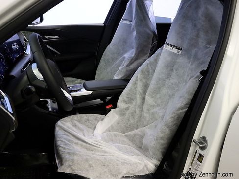 Used 2025 BMW X1 xDrive28i w/ Premium Package image 10