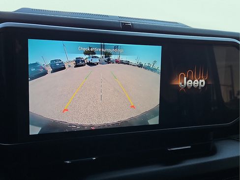 Used 2025 Jeep Wrangler Unlimited Rubicon 4xe w/ Safety Group AWD/4WD image 16