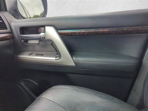 Used 2014 Toyota Land Cruiser AWD/4WD image 27