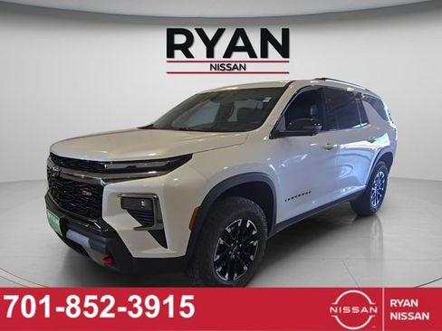 Used 2024 Chevrolet Traverse Z71 w/ Enhanced Driving Package image 1