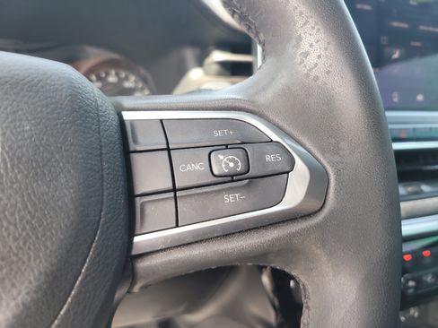 Used 2023 Jeep Compass Latitude AWD/4WD image 28