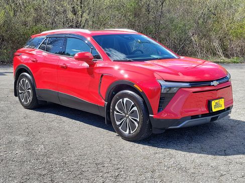 Used 2024 Chevrolet Blazer EV LT AWD/4WD image 3