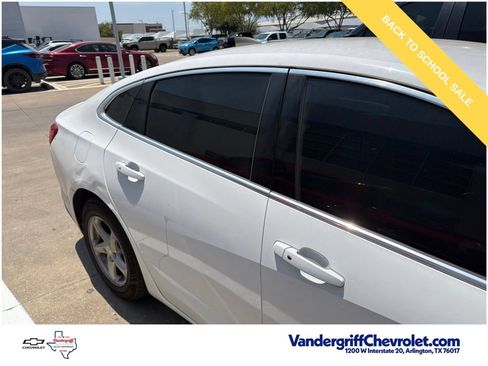 Used 2017 Chevrolet Malibu LS w/ LPO, Convenience Package 2 FWD image 7