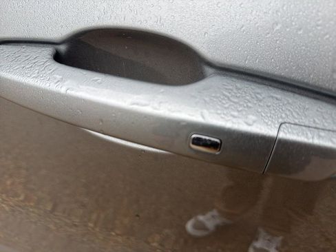 Used 2024 Chevrolet Traverse LT image 28