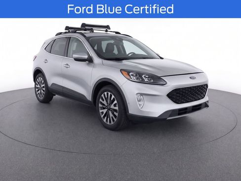 Used 2020 Ford Escape Titanium AWD/4WD image 2