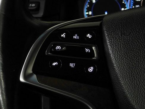 Used 2015 Cadillac Escalade Luxury image 40