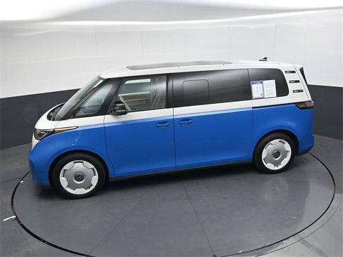 Used 2025 Volkswagen ID. Buzz 1st Edition image 25