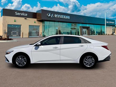 New 2026 Hyundai Elantra Blue image 3