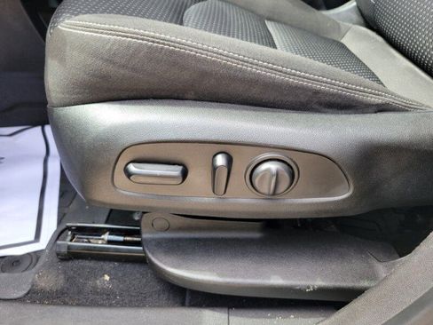 Used 2022 GMC Terrain SLE w/ Driver Convenience Package image 23