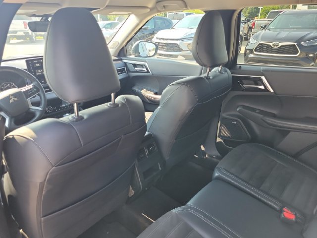 Used 2025 Mitsubishi Outlander SE AWD/4WD image 12