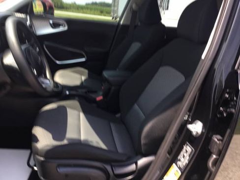 Used 2024 Kia Soul LX w/ Option Group 015 FWD image 13