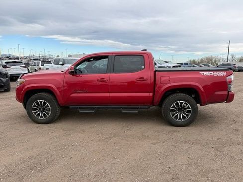 Used 2020 Toyota Tacoma TRD Sport w/ Technology Package image 2