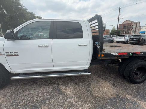 Used 2018 RAM 3500 SLT AWD/4WD image 4