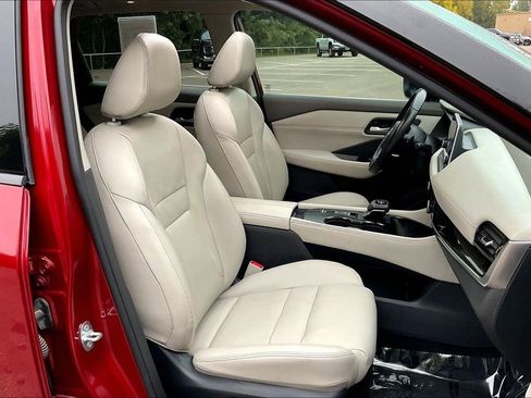 Used 2023 Nissan Rogue SL image 7