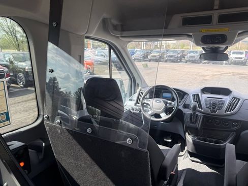 Used 2019 Ford Transit 150 XLT RWD image 12