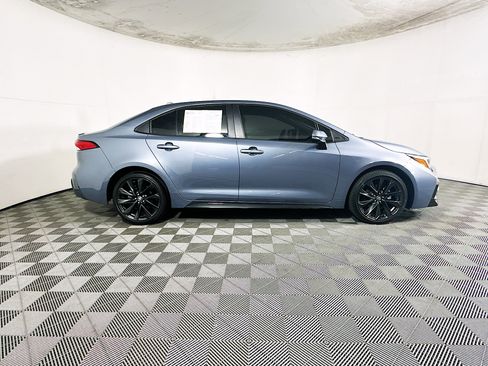 Used 2024 Toyota Corolla SE FWD image 2